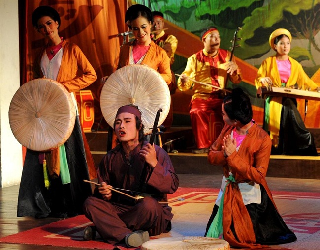 le-chant-de-cheo-au-vietnam