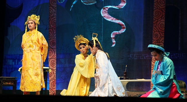 spectacle-de-cai-luong-au-vietnam
