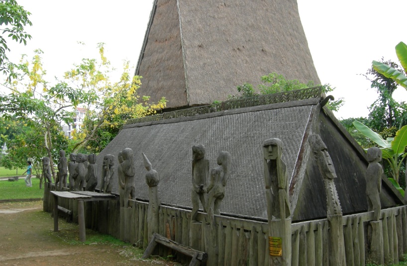 un-tombeau-des-ethnies-du-centre-vietnam