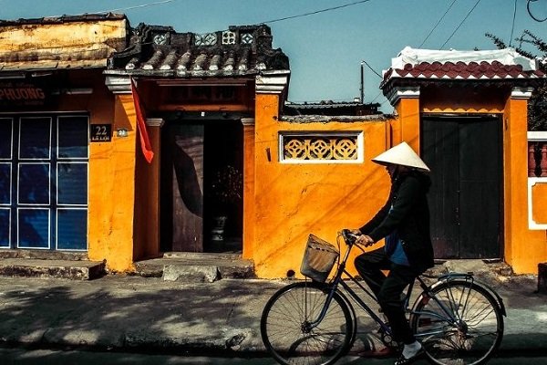 la-rue-de-hoi-an-au-vietnam
