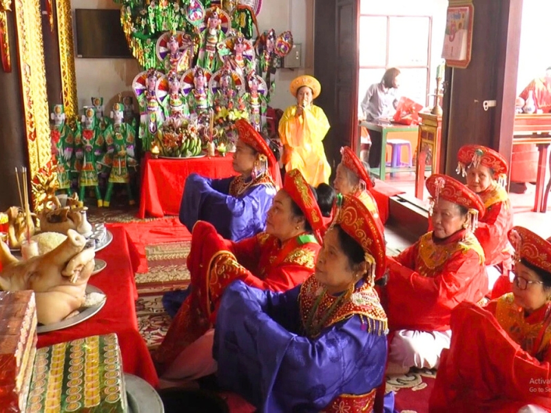 Fête du Temple Mâu Thuong festivals à Sapa