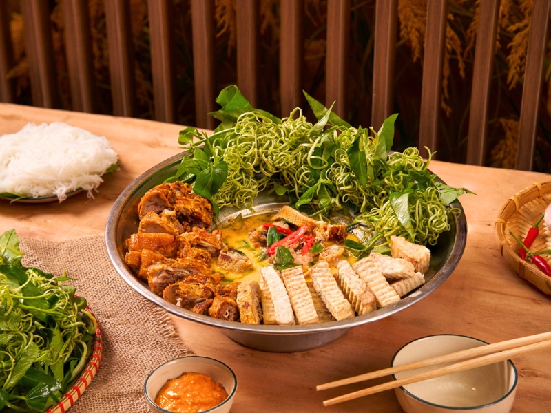 Lâu vit nâu chao (Fondue de Canard au Tofu Fermenté)