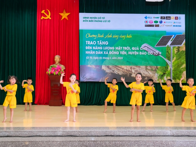 Les enfants de la maternelle ont performé dans le cadre du programme Lumière pour la région maritime