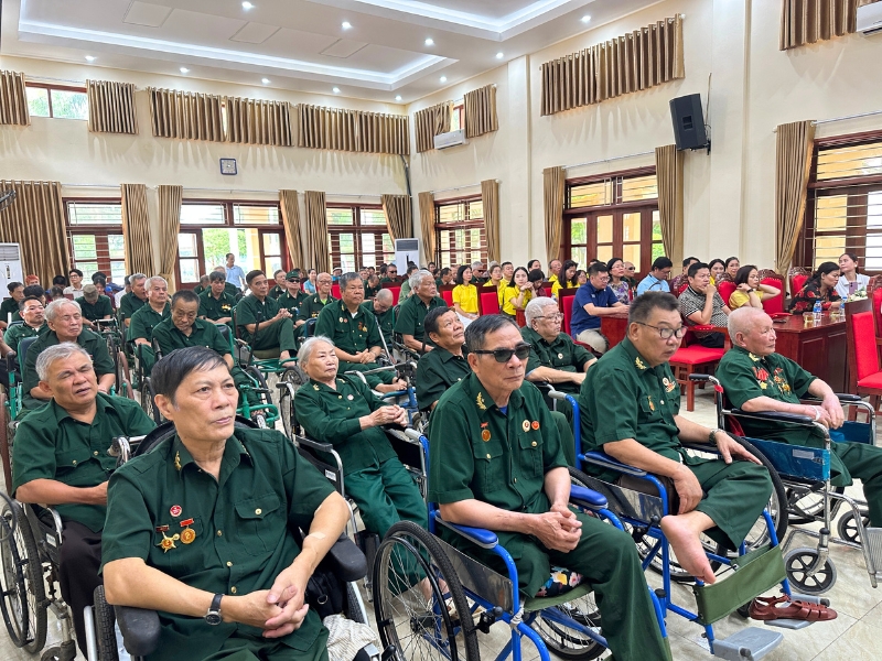 Les invalides de guerre soignés dans le centre de Duy Tiên, Ha Nam