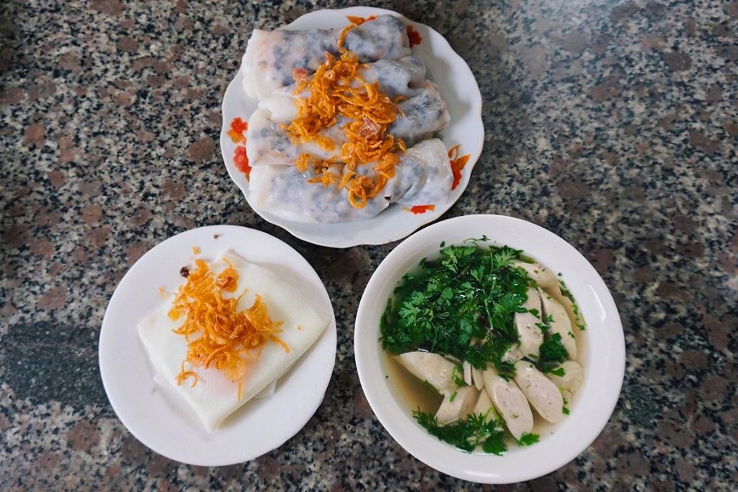 Banh cuôn Ha Giang (Crêpe de riz roulée à la vapeur) cuisine de Ha Giang