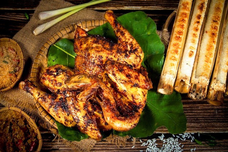 Poulet grillé (gà nướng)