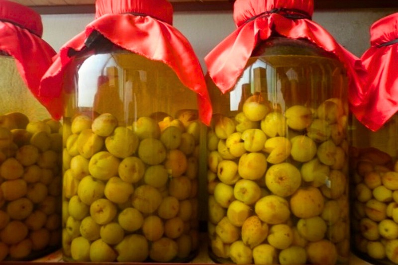 Rượu Táo Mèo (Alcool de pomme sauvage) Cuisine de Sapa