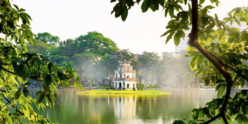 Le Lac Hoan Kiem (Lac de l’Épée restituée)
