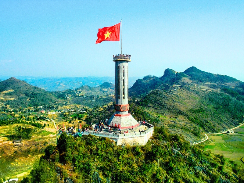 La tour du drapeau de Lung Cu