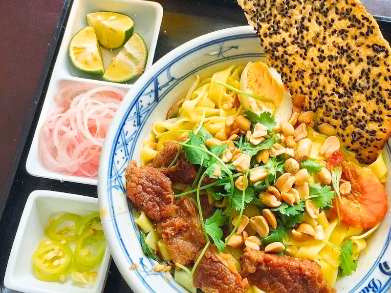 Mi Quang, nouilles de riz safranées originaires de la province de Quang Nam