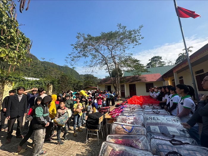 Voyage humanitaire janvier 2023 village Thung