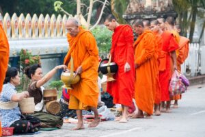 cérémonie matinale luang prabang