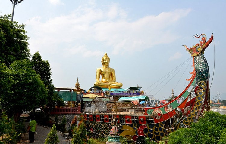 Chiang Rai – Triangle d’or – Plantation de thé ✈ Bangkok (B. L)