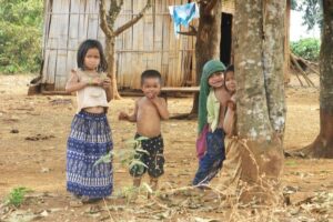 enfants-tribu-animiste-cambodge