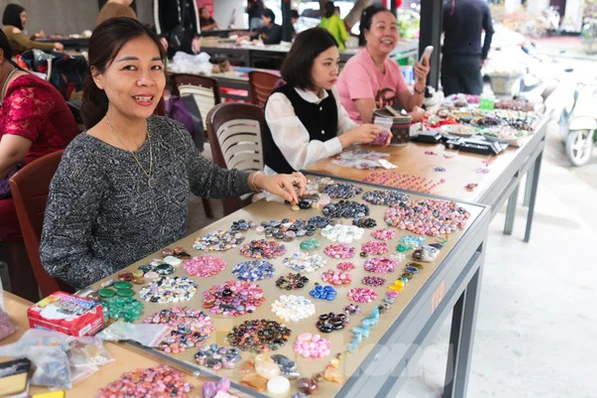 Lam Thuong – Marché aux pierres précieuses de Luc Yen – Ba Be (B. D)