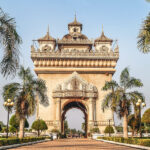 patuxay laos voyage