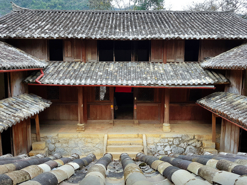 Palais du Roi Hmong à Sa Phin