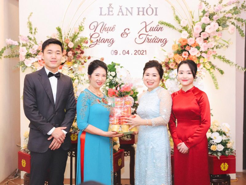 Les plateaux d’offrandes du Le an hoi symbolisent le respect et la reconnaissance entre les deux familles