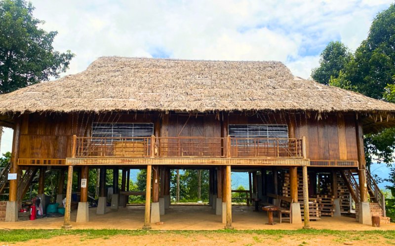 Maison sur pilotis, architecture traditionnelle vietnamienne conçue pour résister aux crues et à l’humidité