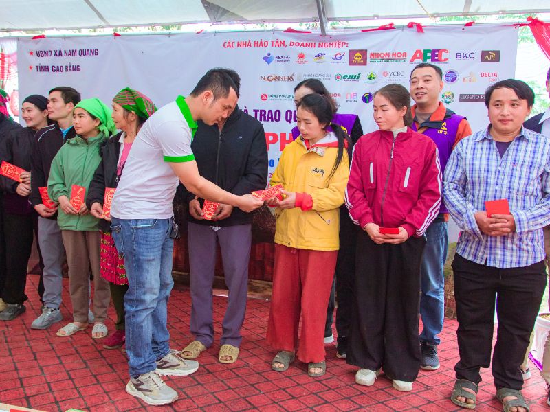 Voyage humanitaire de Horizon Vietnam