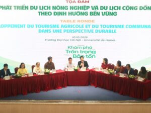 Une table ronde sur le développement durable du tourisme agricole et communautaire