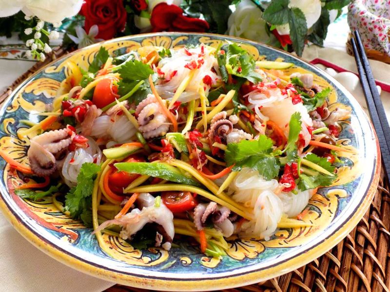 Goi bach tuoc (Salade vietnamienne au poulpe)