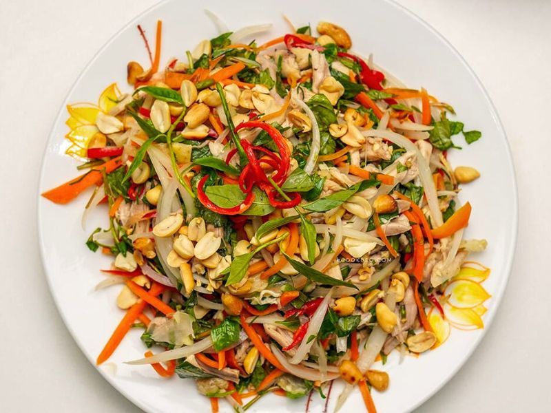 Goi ga xe phay (Salade vietnamienne de poulet effiloché)