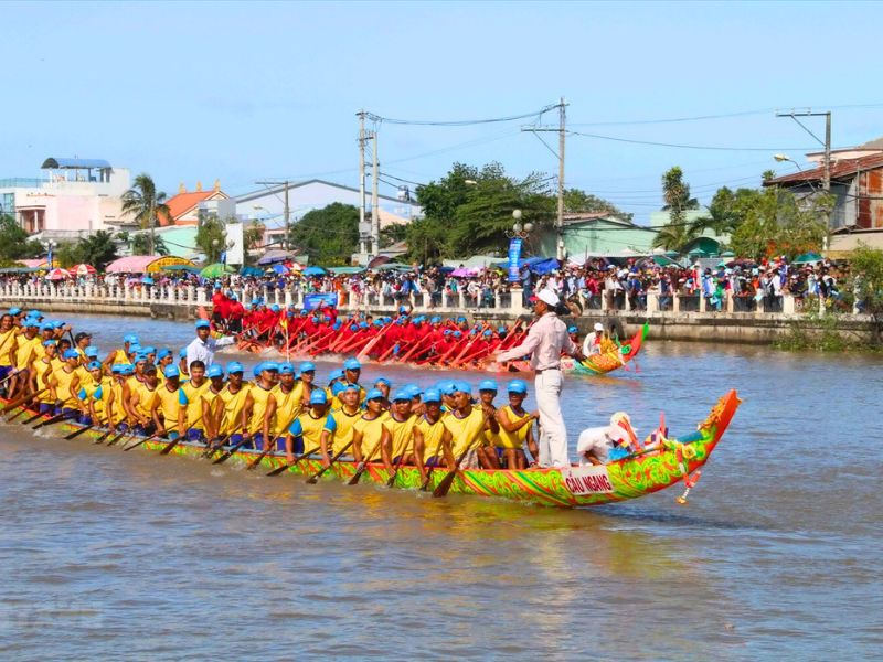 Immersion dans la ferveur khmère au festival Ooc Om Bok à Soc Trang Vietnam en novembre