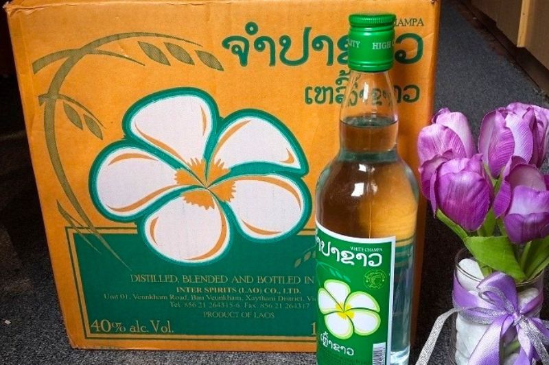 Le lao-lao, au cœur des traditions et cérémonies laotiennes