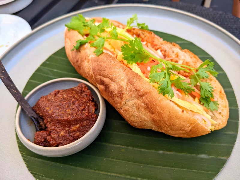 Khao Jee, la baguette emblématique de la street food laotienne