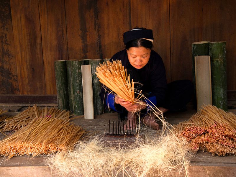 La préparation des tiges (tam huong)