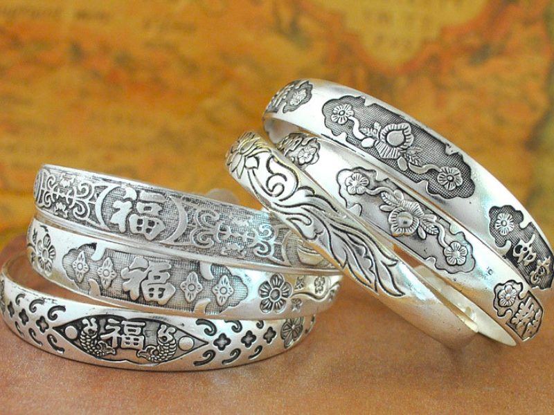 L'argenterie et les bijoux khmers