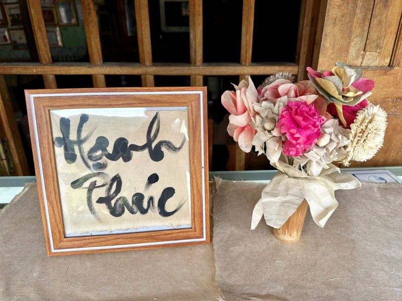 Les fleurs en papier teintées