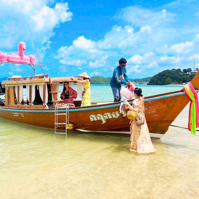Longtail boat