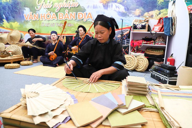 Village de Dia Tren Horizon Vietnam Travel