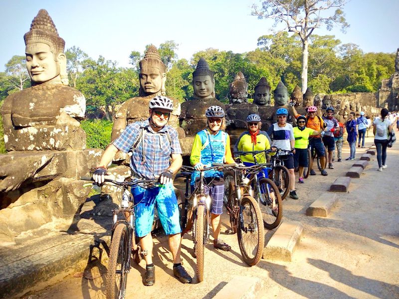 Partir à vélo dans la campagne à Siem Reap