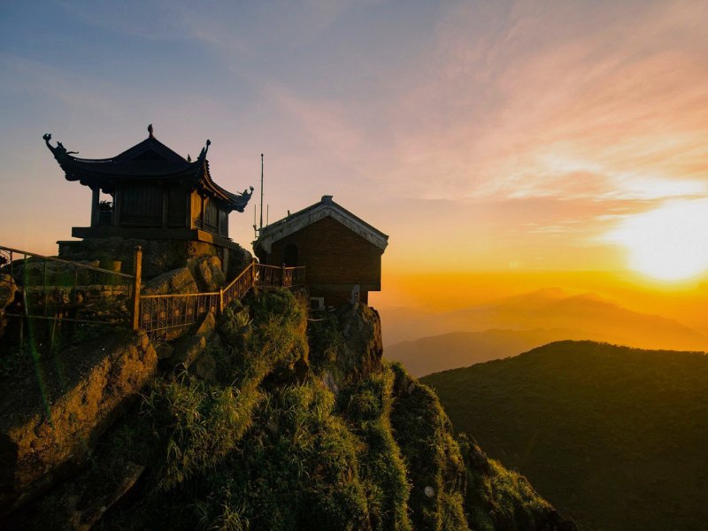 Site spirituel majeur du Vietnam, Yen Tu associe patrimoine religieux, paysages naturels grandioses et tradition bouddhique séculaire UNESCO au Vietnam