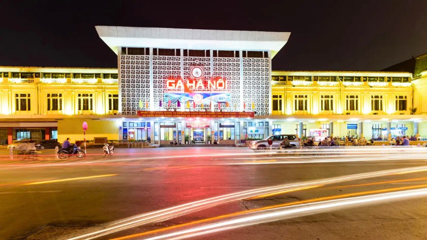 La gare de Hanoï, point de départ incontournable pour réserver ou embarquer à bord des trains vers Hué et le reste du Vietnam