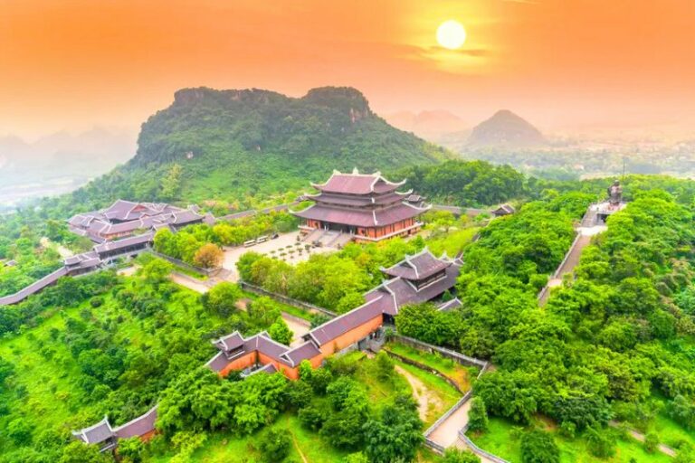 La pagode de Bai Dinh, le plus grand complexe bouddhiste du Vietnam