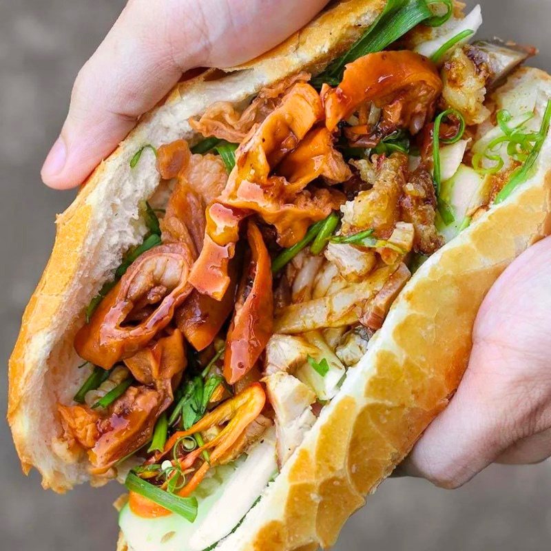 Banh mi pha lau