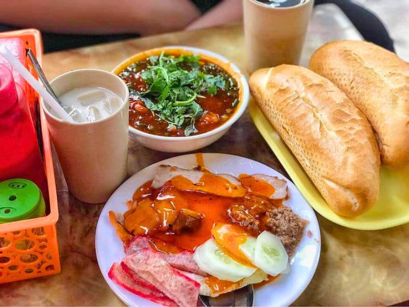 Banh mi sot vang