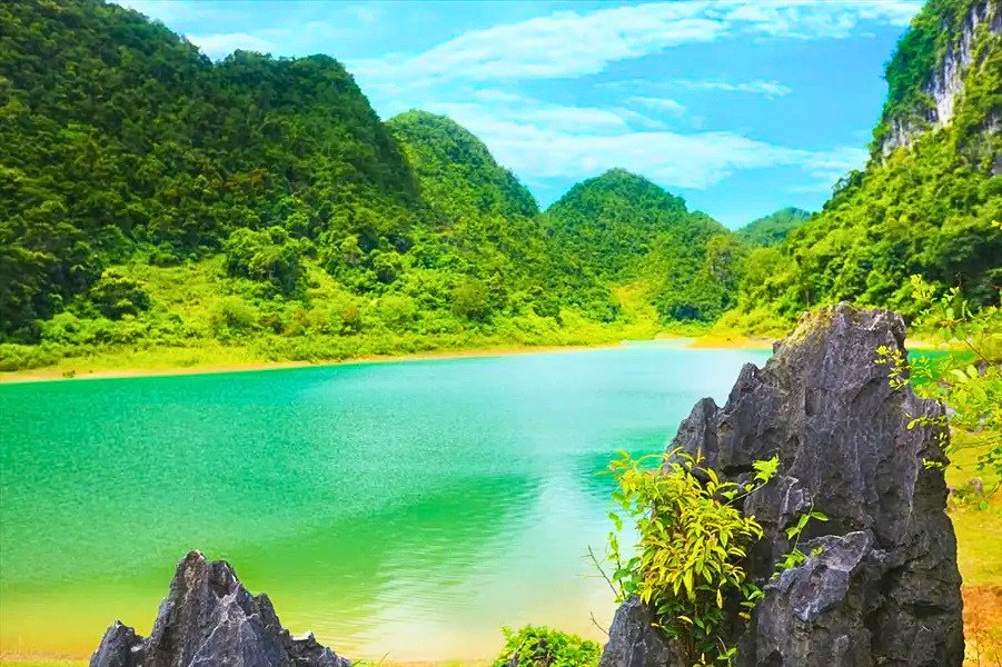 Lac de Thang Hen