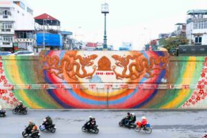 Route de Céramique: La fresque monumentale de Hanoï