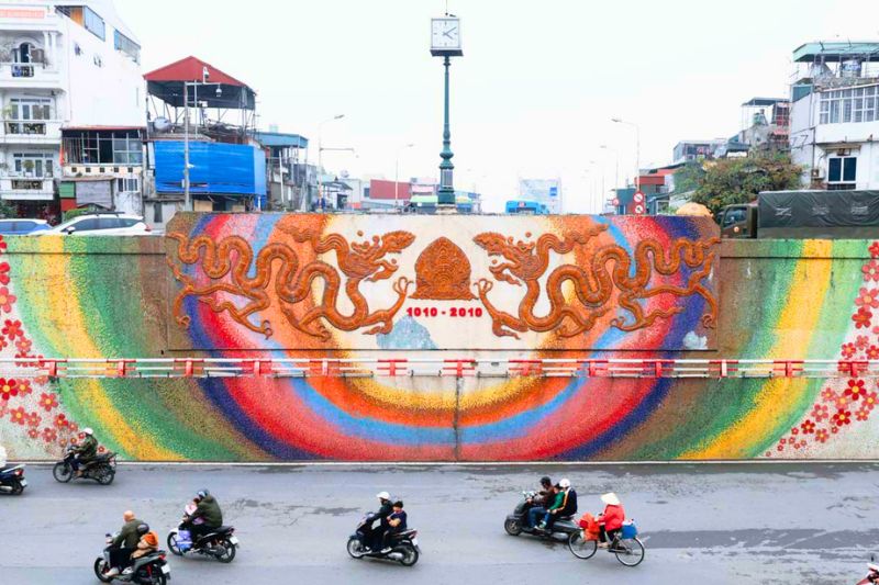 Route de Céramique: La fresque monumentale de Hanoï