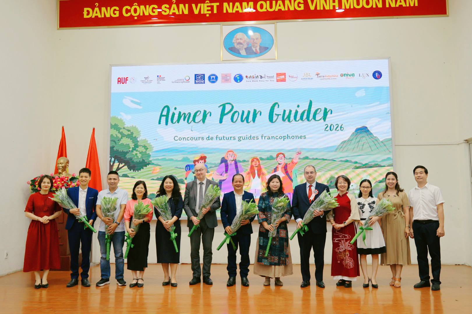 Cérémonie officielle d'ouverture du concours Aimer Pour Guider 2026 à l'ULIS Hanoi