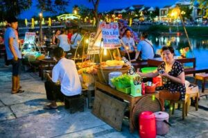 Marché de nuit de Hoi An : Notre carnet de voyage pour une soirée inoubliable