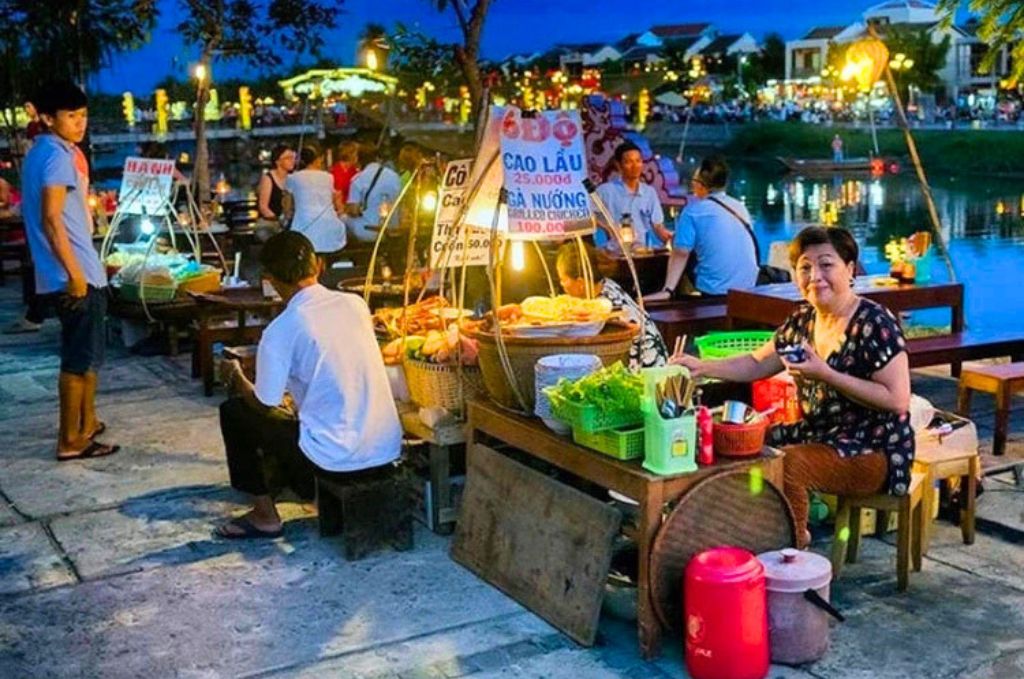 Les étals de lanternes du marché Nguyen Hoang