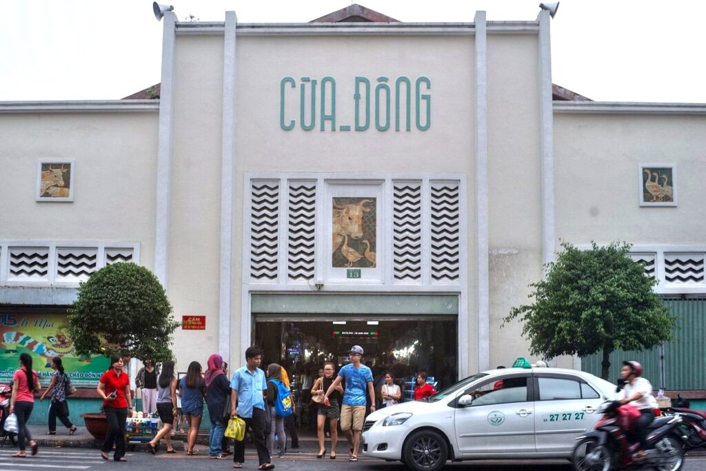 Porte Est (Cửa Dông)