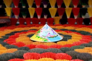 Village d’encens de Thuy Xuan: Artisanat et couleurs à Hué