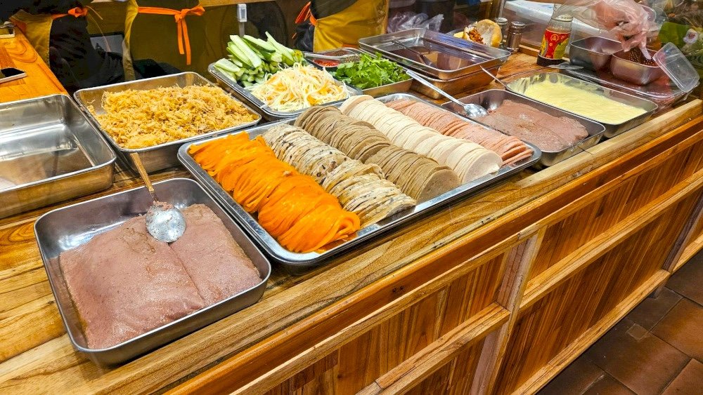 All Day Banh Mi, adresse moderne avec option végétarienne.